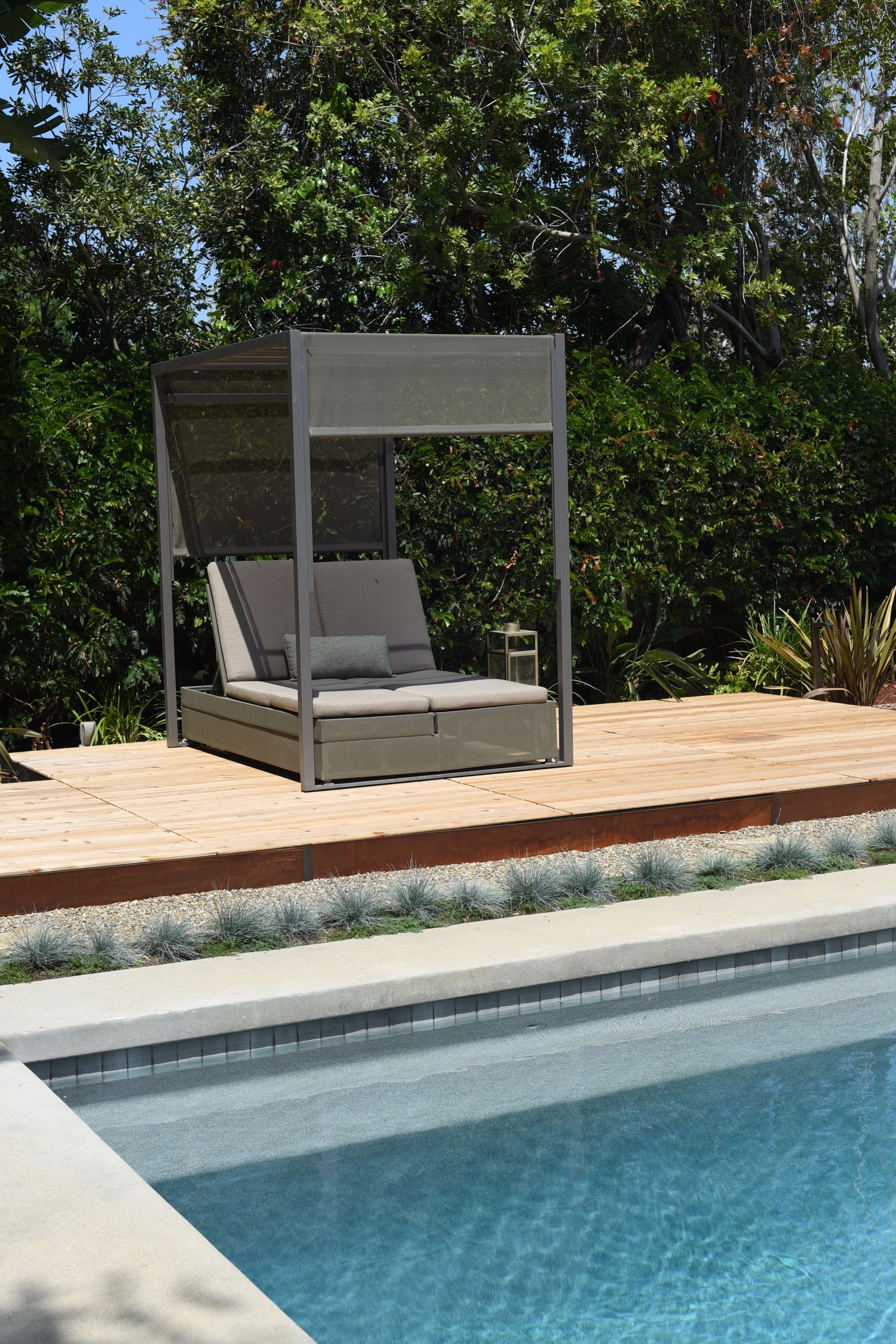 Cedar blokDEK surrounding a pool in California 