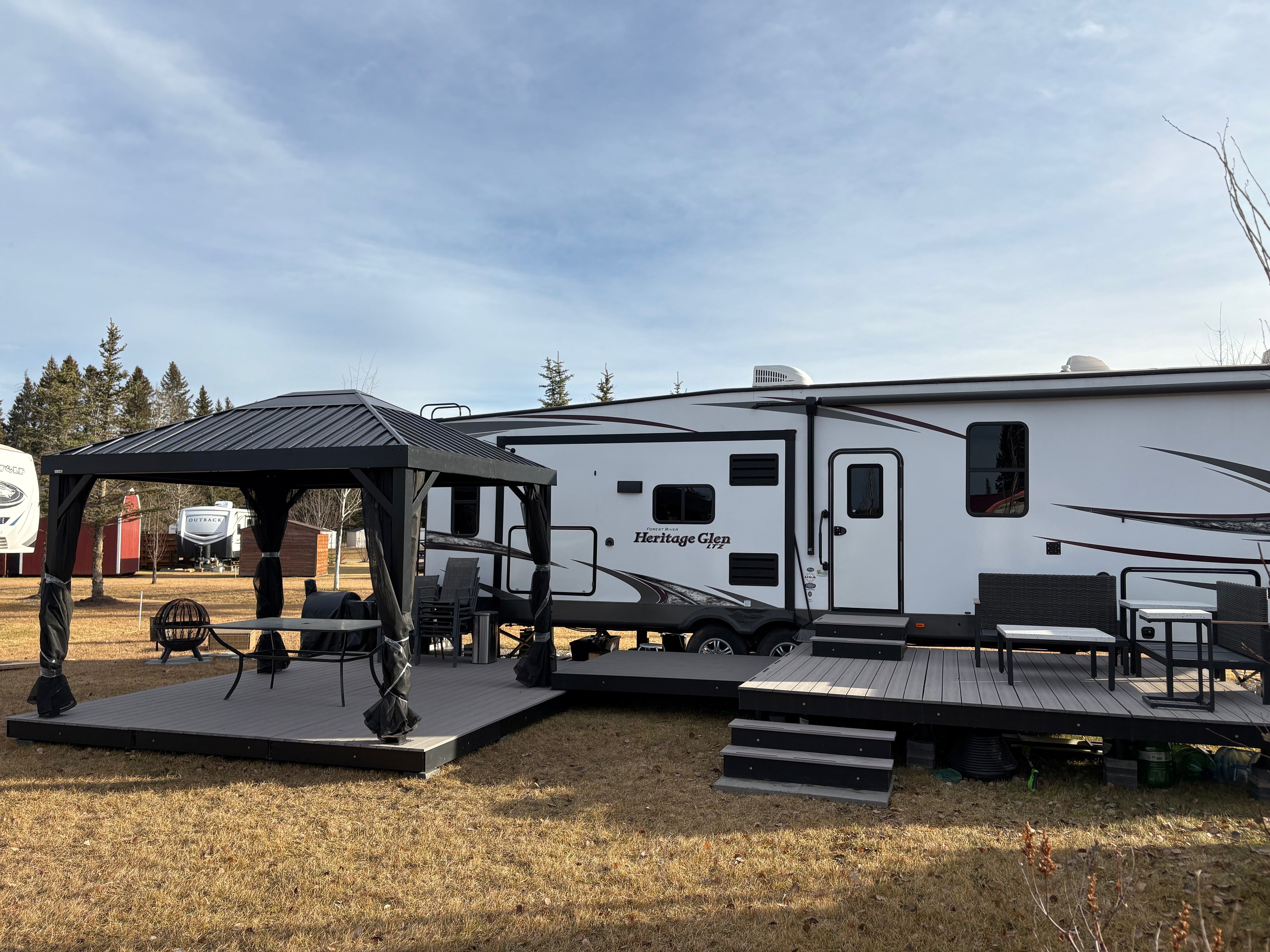 blokDEK in multiple different heights for an aluminum deck with composite decking